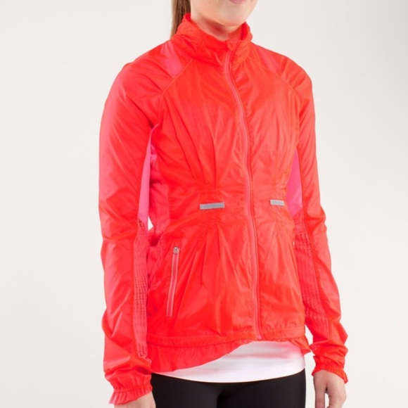 Lululemon Run: Wild Jacket - Picture 10 of 11